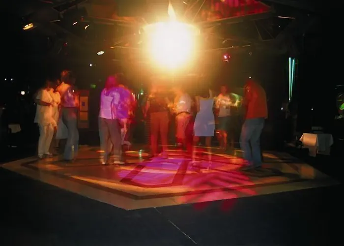 苏拉尔萨雷酒店