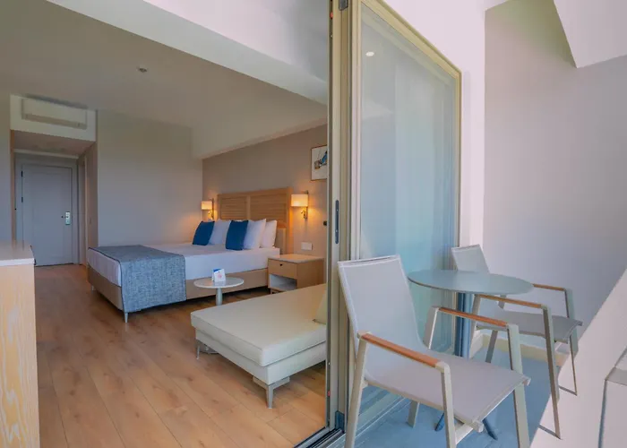 苏拉尔萨雷酒店